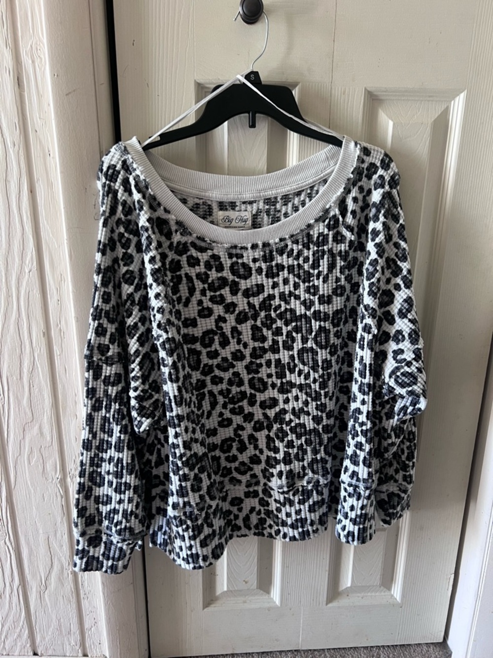 American Eagle Outfitters Black & White Leopard Waffle Knit Long Sleeve Top